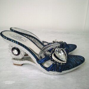 Bolaro Slip-on Heart Shaped Jeweled Special Occasion Slip-on Sandals GUC 6.5